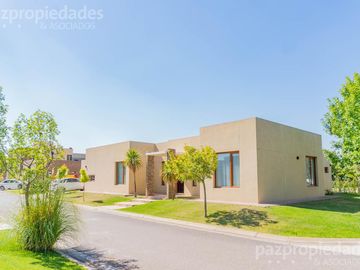 VENTA  Casa 3 dorm   Comahue Golf Club Neuquen Apta Credito