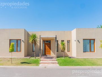 VENTA  Casa 3 dorm   Comahue Golf Club Neuquen Apta Credito