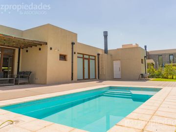 VENTA  Casa 3 dorm   Comahue Golf Club Neuquen Apta Credito