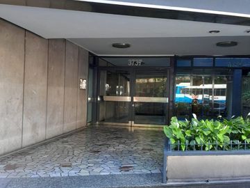 En excelente zona departamento 3 ambientes con dependencia en Recoleta