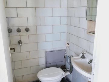 En excelente zona departamento 3 ambientes con dependencia en Recoleta