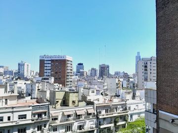 En excelente zona departamento 3 ambientes con dependencia en Recoleta