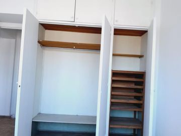 En excelente zona departamento 3 ambientes con dependencia en Recoleta