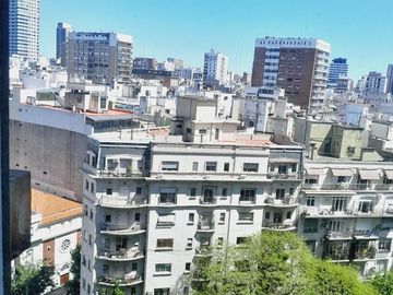En excelente zona departamento 3 ambientes con dependencia en Recoleta