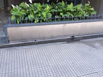 En excelente zona departamento 3 ambientes con dependencia en Recoleta