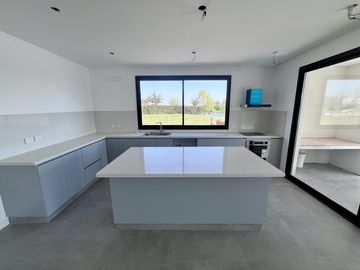 VENTA, CASA, EL CANTÓN, GOLF, LOTE AL 200