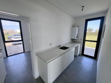 VENTA, CASA, EL CANTÓN, GOLF, LOTE AL 200