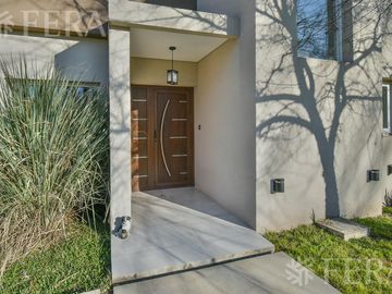 Venta de Casa 4 ambientes en Fincas de Hudson