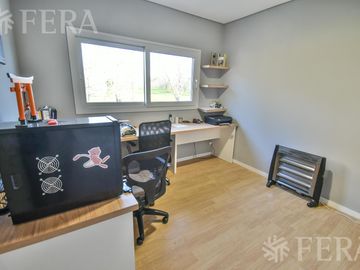 Venta de Casa 4 ambientes en Fincas de Hudson
