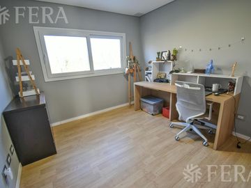 Venta de Casa 4 ambientes en Fincas de Hudson