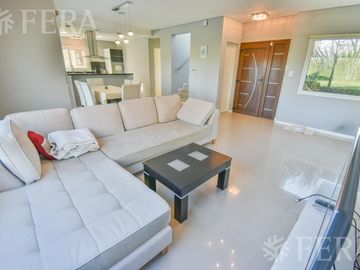 Venta de Casa 4 ambientes en Fincas de Hudson