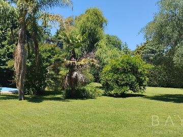 Venta Casa - Barrio Los Pinos / Exaltación de la Cruz