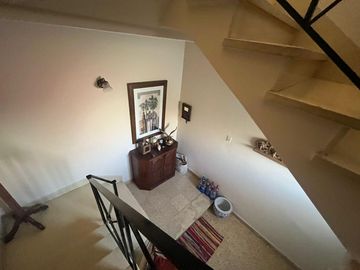 CASA TIPO PH EN VENTA PLANTA ALTA   DOS DORMITORIOS   VITO DUMAS AL 500  PUNTA CHICA VICTORIA