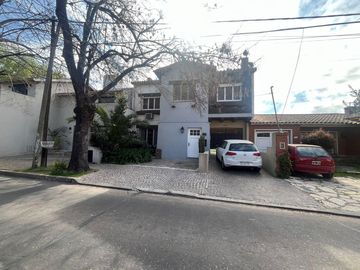 CASA TIPO PH EN VENTA PLANTA ALTA   DOS DORMITORIOS   VITO DUMAS AL 500  PUNTA CHICA VICTORIA