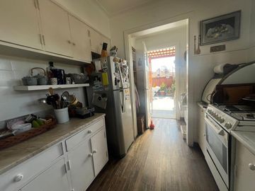 CASA TIPO PH EN VENTA PLANTA ALTA   DOS DORMITORIOS   VITO DUMAS AL 500  PUNTA CHICA VICTORIA