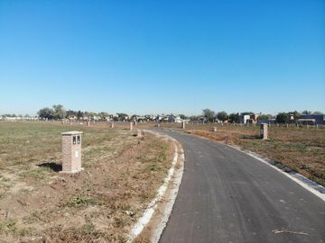 Impecable lote en venta en Village Plaza, Bella Vista