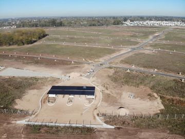 Impecable lote en venta en Village Plaza, Bella Vista