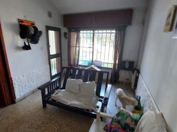 Venta Permuta casa dos dormitorios Lomas de Alberdi
