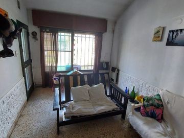 Venta Permuta casa dos dormitorios Lomas de Alberdi