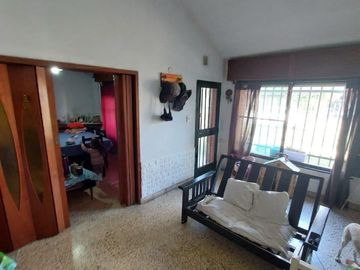 Venta Permuta casa dos dormitorios Lomas de Alberdi