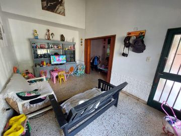 Venta Permuta casa dos dormitorios Lomas de Alberdi