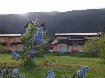 Cabañas / Hotel en  Venta vista a las montañas a cudaras de la Laguna Huemul