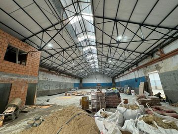 Galpón - Depósito de 1300 m2.  en  Boca - ALQUILER