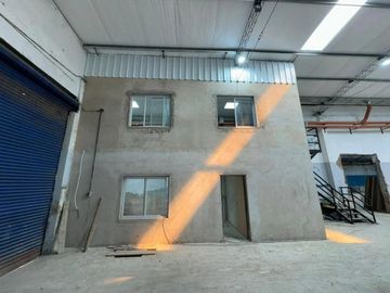 Galpón - Depósito de 1300 m2.  en  Boca - ALQUILER