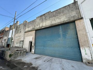 Galpón - Depósito de 1300 m2.  en  Boca - ALQUILER