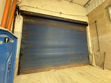 Galpón - Depósito de 1300 m2.  en  Boca - ALQUILER