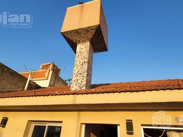 Caaguazu 7300 Excelente Casa - Liniers con parque