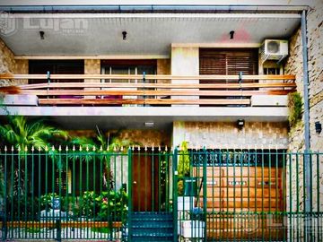 Caaguazu 7300 Excelente Casa - Liniers con parque