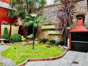 Caaguazu 7300 Excelente Casa - Liniers con parque