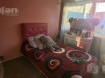 Caaguazu 7300 Excelente Casa - Liniers con parque