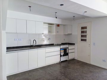 Amplio Duplex en Excelente zona de Ituzaingó norte
