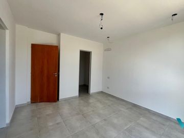 Amplio Duplex en Excelente zona de Ituzaingó norte