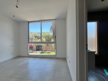 Amplio Duplex en Excelente zona de Ituzaingó norte