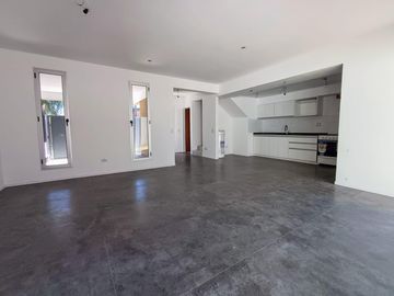 Amplio Duplex en Excelente zona de Ituzaingó norte