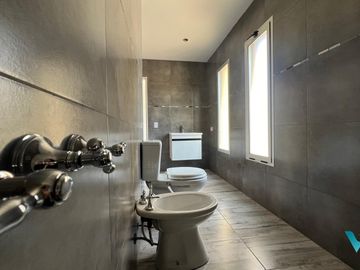 Amplio Duplex en Excelente zona de Ituzaingó norte