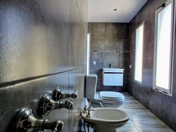 Amplio Duplex en Excelente zona de Ituzaingó norte
