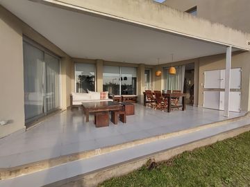 Casa en  Los Alisos al agua