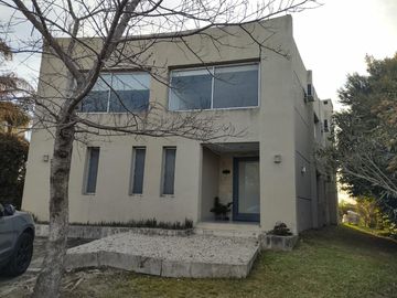 Casa en  Los Alisos al agua