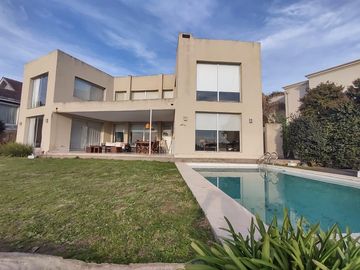 Casa en  Los Alisos al agua