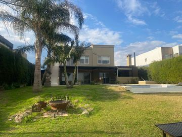 Casa en  Alquiler Temporario en San Benito Villanueva