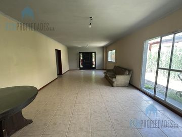 Casa en Barrio las Orquideas