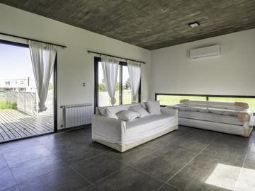 VENTA, CASA, COSTA ESMERALDA, ECUESTRE, LOTE AL 400