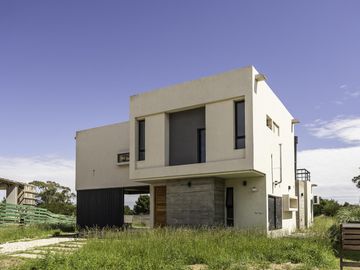 VENTA, CASA, COSTA ESMERALDA, ECUESTRE, LOTE AL 400