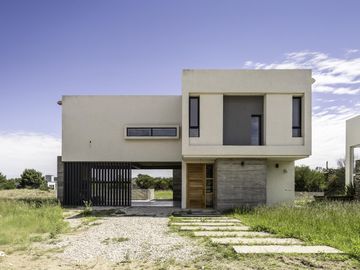 VENTA, CASA, COSTA ESMERALDA, ECUESTRE, LOTE AL 400