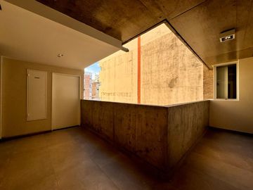 Venta - Departamento de un dormitorio, a estrenar, al frente, con balcón en Barrio Martin.