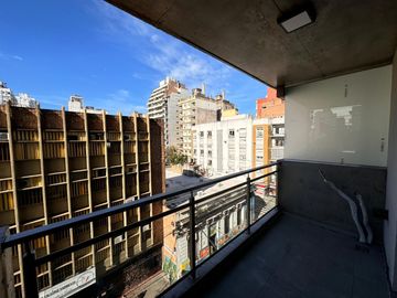 Venta - Departamento de un dormitorio, a estrenar, al frente, con balcón en Barrio Martin.